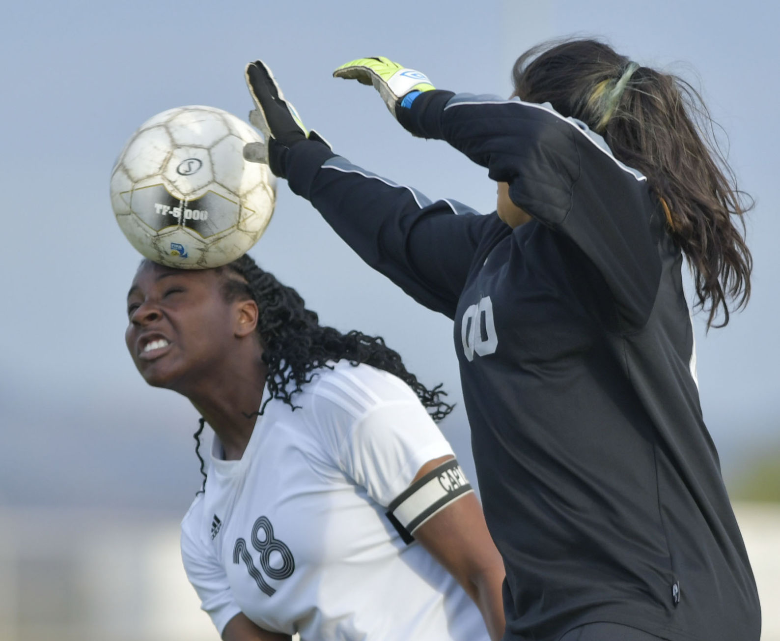 010217 MB CHS g soccer 01.jpg